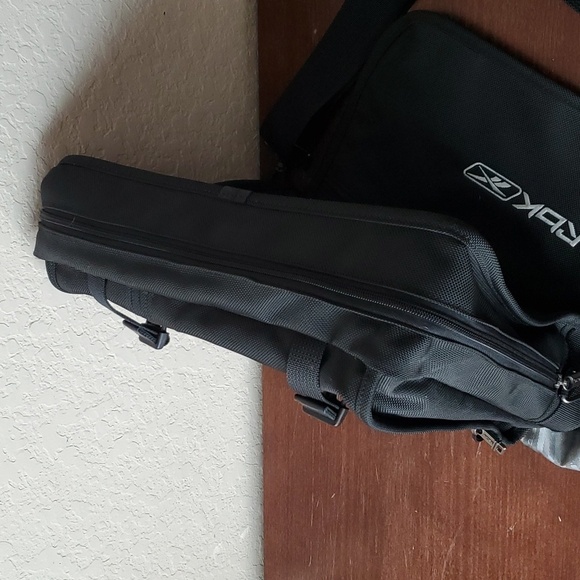 EUC. Tumi Reebok Flap Zip Crossbody Shoulder Bag Black - Picture 8 of 12